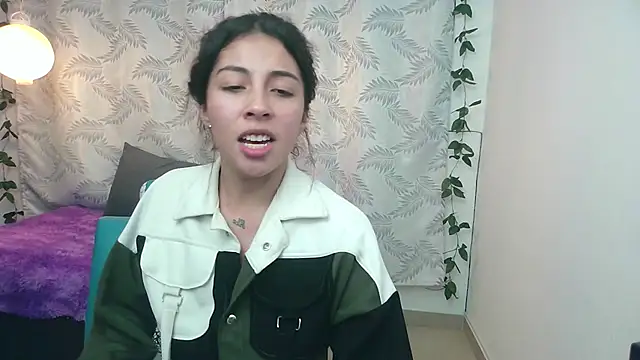 Snapshot of Mya_paris chatting on 01.12.25 Mya paris online show from 01.12.25