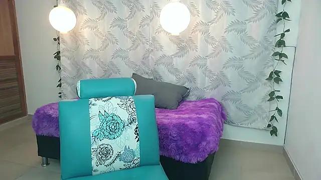 Snapshot of Mya_paris chatting on 01.22.25 Mya paris online show from 01.22.25