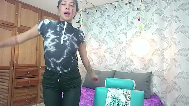 Snapshot of Mya_paris chatting on 01.24.25 Mya paris online show from 01.24.25