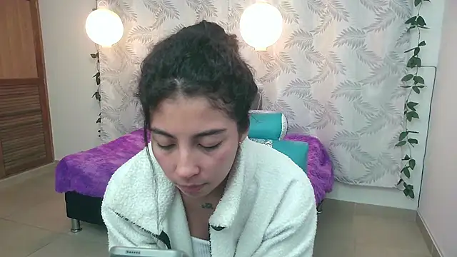 Snapshot of Mya_paris chatting on 01.26.25 Mya paris online show from 01.26.25