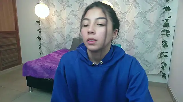 Snapshot of Mya_paris chatting on 01.27.25 Mya paris online show from 01.27.25