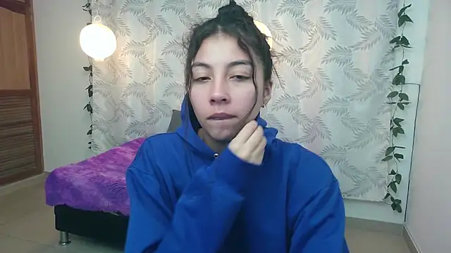 Snapshot of Mya_paris chatting on 01.27.25 Mya paris online show from 01.27.25