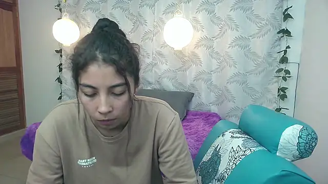 Snapshot of Mya_paris chatting on 01.30.25 Mya paris online show from 01.30.25