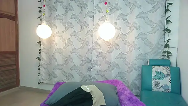 Snapshot of Mya_paris chatting on 02.06.25 Mya paris online show from 02.06.25