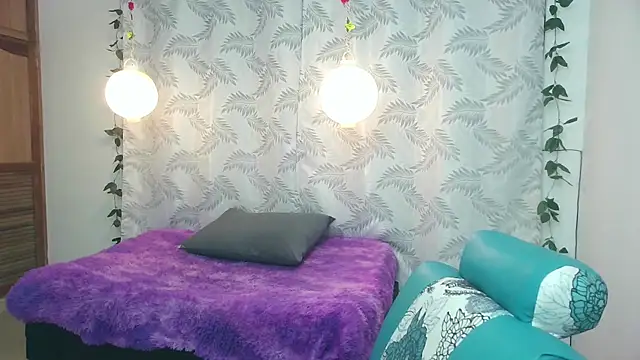 Snapshot of Mya_paris chatting on 02.08.25 Mya paris online show from 02.08.25