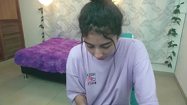 Snapshot of Mya_paris chatting on 02.10.25 Mya paris online show from 02.10.25