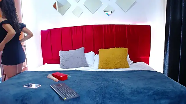 Snapshot of Cristal_moon1 chatting on 03.15.25 Cristal moon1 online show from 03.15.25