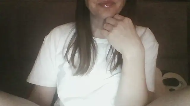 Snapshot of Sladkiegubki chatting on 02.13.25 Sladkiegubki online show from 02.13.25