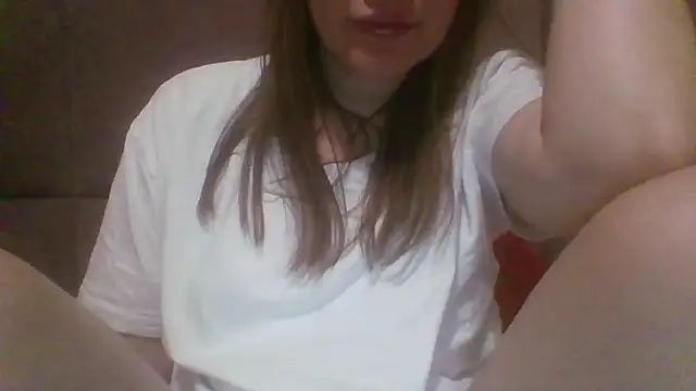 Snapshot of Sladkiegubki chatting on 02.13.25 Sladkiegubki online show from 02.13.25