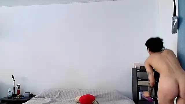 anika lowen02 online show from 02.17.25