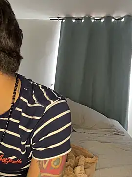 anika lowen02 online show from 10.31.25