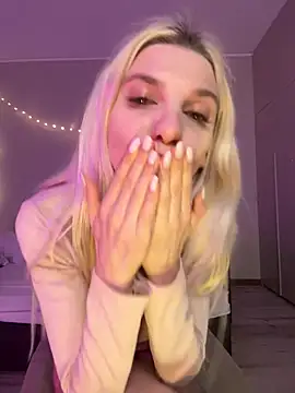 LoveLuna  online show from 03.15.25