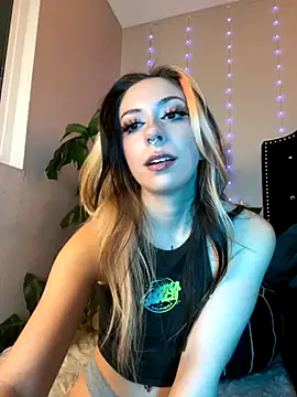 Snapshot of gorexchid chatting on 10.23.25 gorexchid online show from 10.23.25