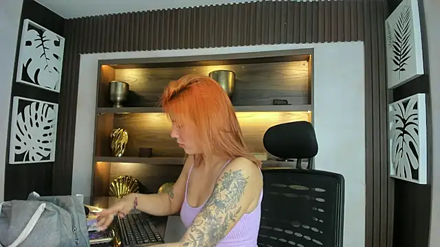 MelaniieRoux online show from 04.24.26