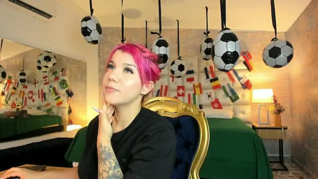 MelaniieRoux online show from 06.16.26