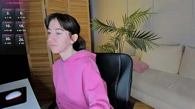 Belle Via online show from 02.28.25