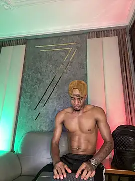 Snapshot of AaronCruz_ chatting on 02.06.26 AaronCruz online show from 02.06.26