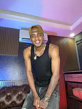 Snapshot of AaronCruz_ chatting on 02.10.26 AaronCruz online show from 02.10.26