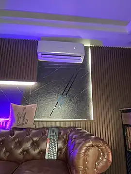 Snapshot of AaronCruz_ chatting on 02.13.26 AaronCruz online show from 02.13.26