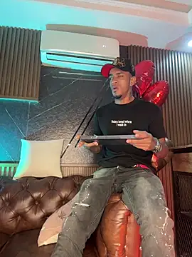 Snapshot of AaronCruz_ chatting on 02.15.26 AaronCruz online show from 02.15.26