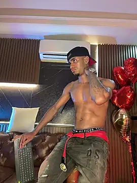 Snapshot of AaronCruz_ chatting on 02.15.26 AaronCruz online show from 02.15.26