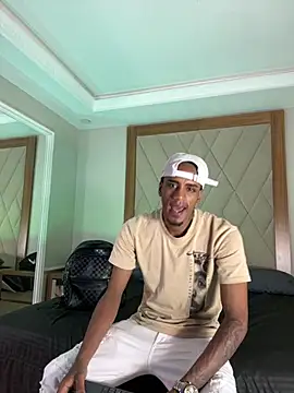 Snapshot of AaronCruz_ chatting on 03.11.26 AaronCruz online show from 03.11.26