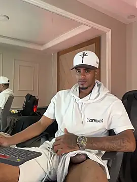 Snapshot of AaronCruz_ chatting on 03.18.26 AaronCruz online show from 03.18.26