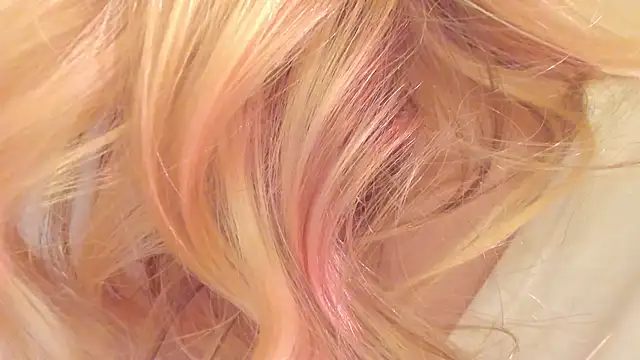 Snapshot of AliciaBerg chatting on 12.06.24 AliciaBerg online show from 12.06.24