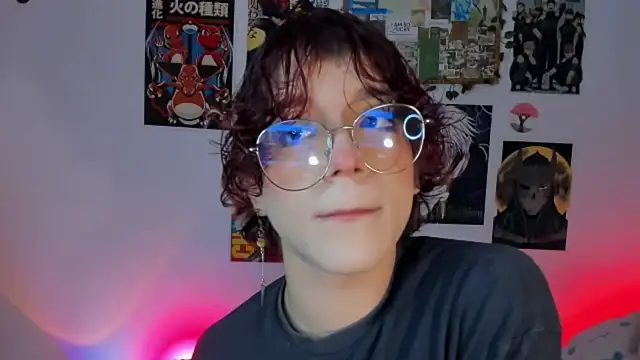 Snapshot of Max_lover1 chatting on 12.20.25 Max lover1 online show from 12.20.25