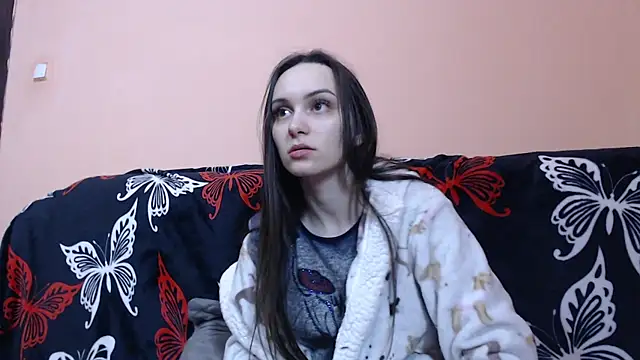 AlmaQueen online show from 01.10.25