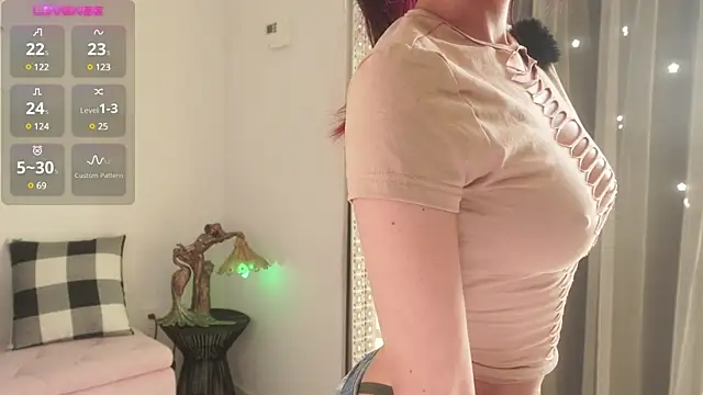 Snapshot of Mysticxkitty chatting on 01.08.25 Mysticxkitty online show from 01.08.25