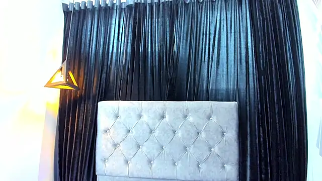 Snapshot of JulessCornett chatting on 03.04.25 JulessCornett online show from 03.04.25