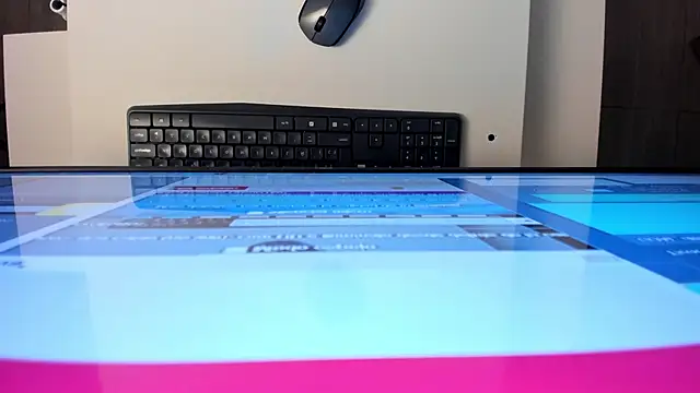 Snapshot of escarleth__ chatting on 03.22.25 escarleth online show from 03.22.25