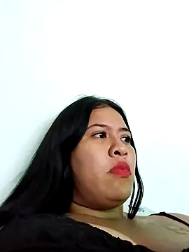 Snapshot of Miia_grand chatting on 12.20.24 Miia grand online show from 12.20.24