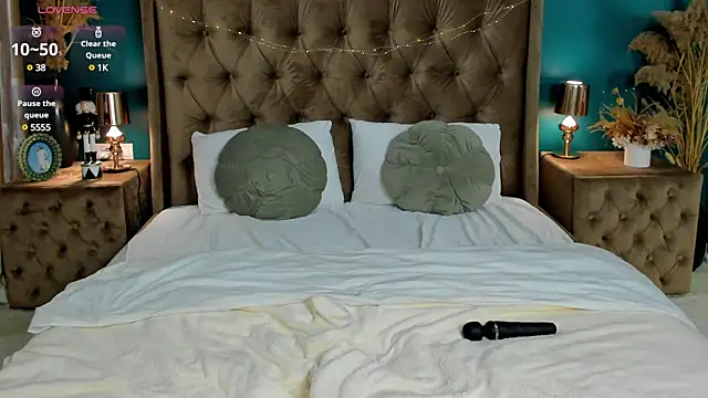 CalyMoon online show from 02.05.25