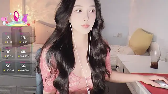 Snapshot of -Tilana- chatting on 12.13.25 -Tilana- online show from 12.13.25