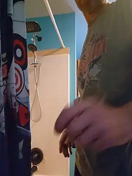 Snapshot of MysteriousFire23 chatting on 12.16.25 MysteriousFire23 online show from 12.16.25