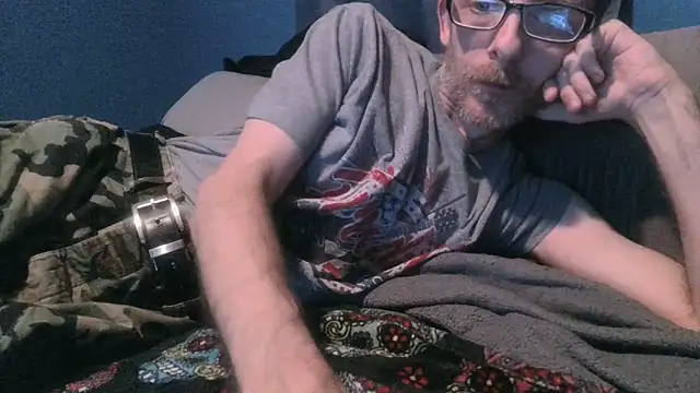 Snapshot of MysteriousFire23 chatting on 12.18.25 MysteriousFire23 online show from 12.18.25