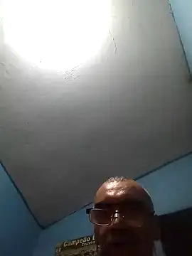 Snapshot of hugosafado333 chatting on 12.14.24 hugosafado333 online show from 12.14.24