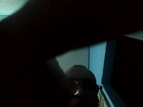 Snapshot of hugosafado333 chatting on 12.18.24 hugosafado333 online show from 12.18.24