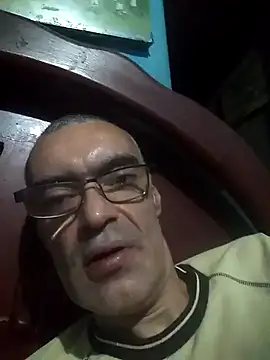 Snapshot of hugosafado333 chatting on 12.18.24 hugosafado333 online show from 12.18.24