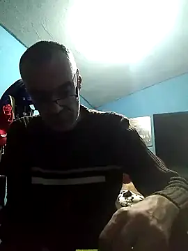 Snapshot of hugosafado333 chatting on 12.21.24 hugosafado333 online show from 12.21.24