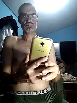 Snapshot of hugosafado333 chatting on 02.10.25 hugosafado333 online show from 02.10.25