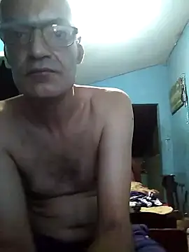 Snapshot of hugosafado333 chatting on 02.23.25 hugosafado333 online show from 02.23.25