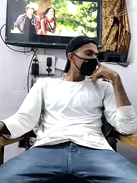 Snapshot of Habibi_big_b chatting on 03.21.25 Habibi big b online show from 03.21.25