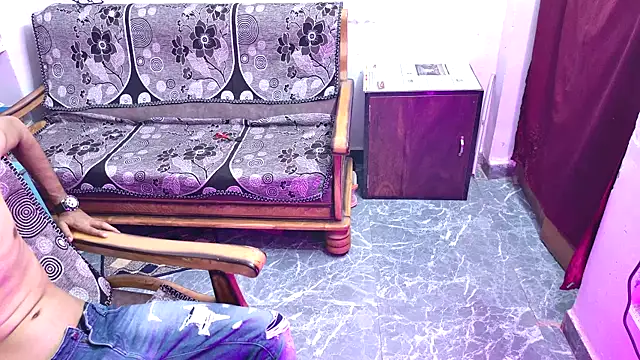 Snapshot of Habibi_big_b chatting on 10.24.25 Habibi big b online show from 10.24.25