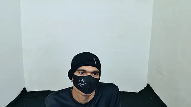 Snapshot of Habibi_big_b chatting on 11.13.25 Habibi big b online show from 11.13.25