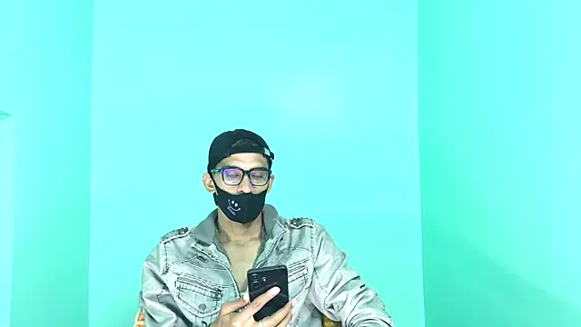 Snapshot of Habibi_big_b chatting on 01.18.26 Habibi big b online show from 01.18.26