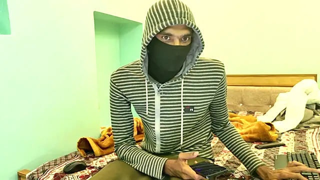 Snapshot of Habibi_big_b chatting on 02.12.26 Habibi big b online show from 02.12.26