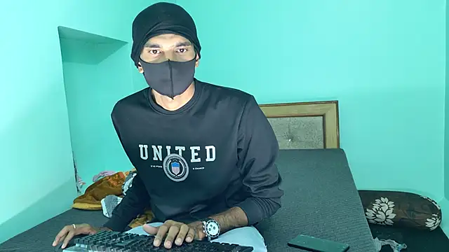 Snapshot of Habibi_big_b chatting on 02.17.26 Habibi big b online show from 02.17.26